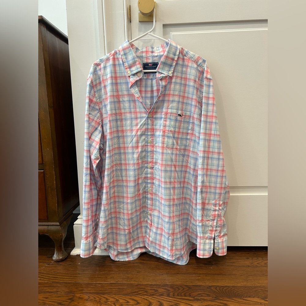 Vineyard vine button up shirt